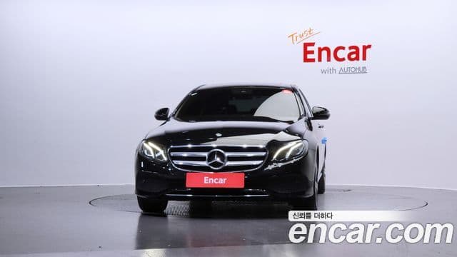 Mercedes-Benz E-Class W213 3