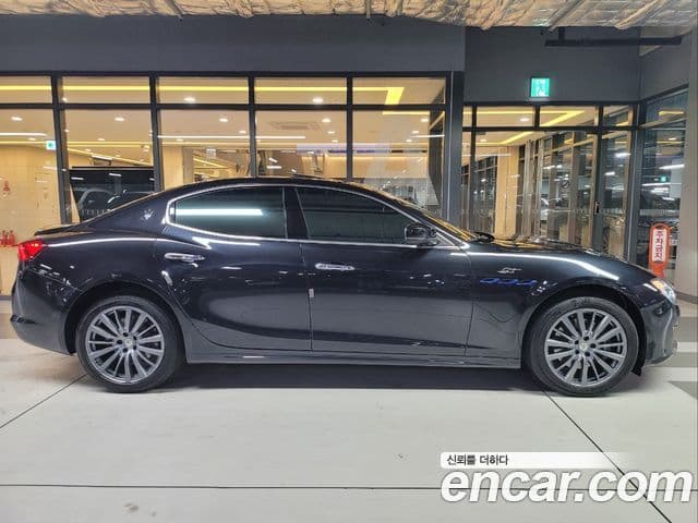 Maserati Ghibli 3