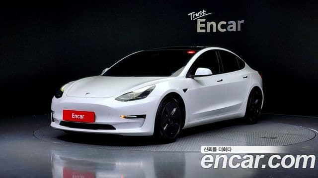 Tesla Model 3 1