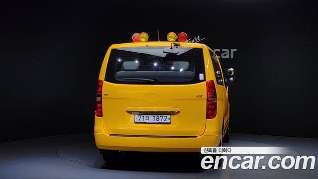 Hyundai The New Grand Starex 3