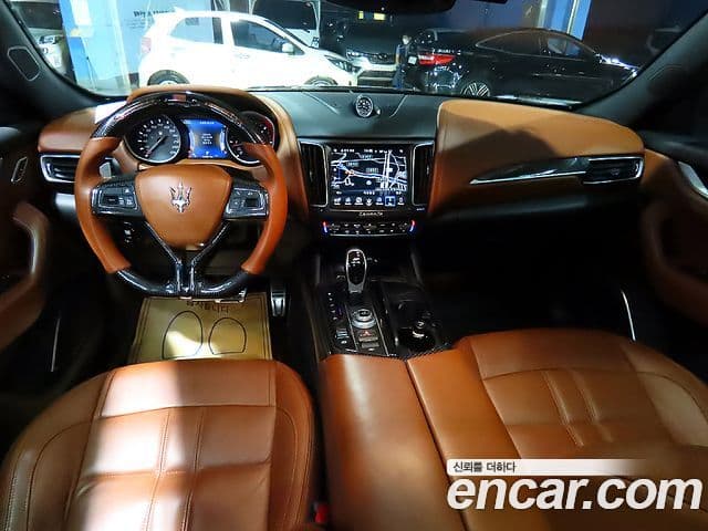 Maserati Levante 4