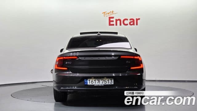Volvo S90 4