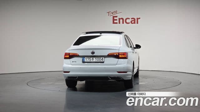 Volkswagen Jetta 7th Gen 4