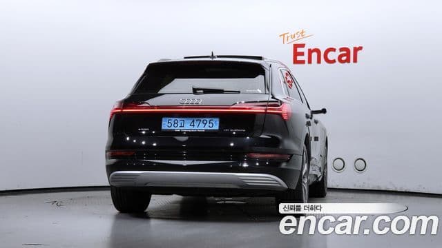 Audi e-트론 3