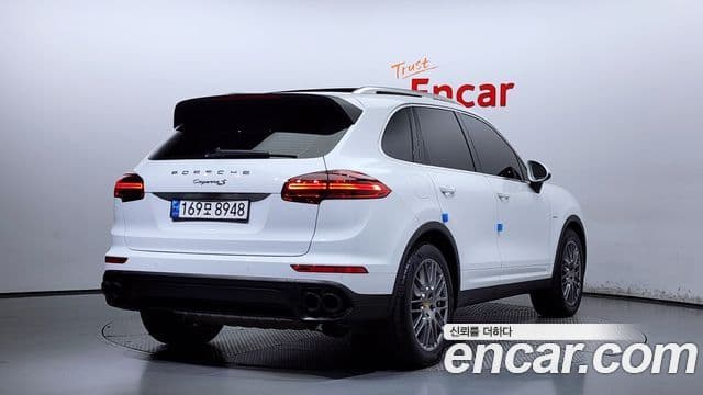 Porsche New Cayenne 2