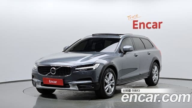 Volvo V90 Cross Country 1
