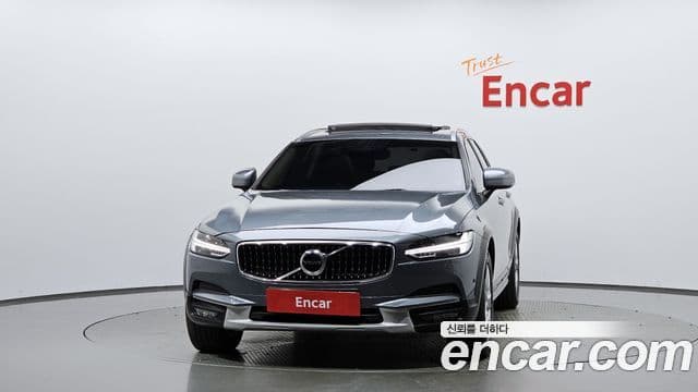 Volvo V90 Cross Country 3