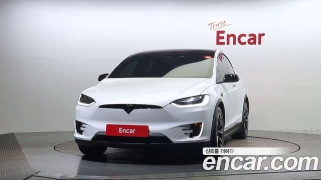 Tesla Model X 3