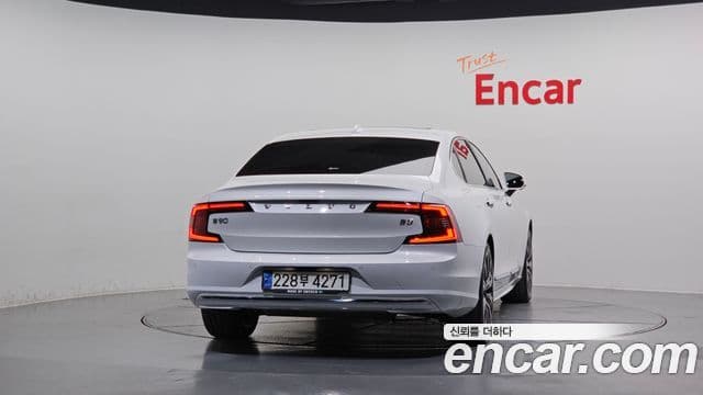 Volvo S90 4