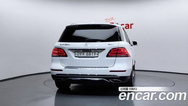 Mercedes-Benz GLE-Class W166 4