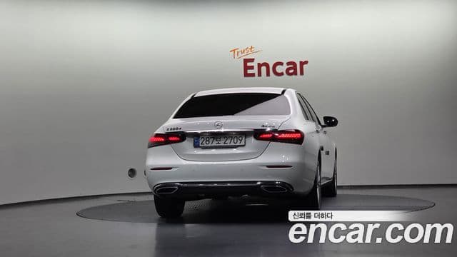 Mercedes-Benz E-Class W213 4