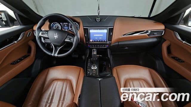 Maserati Levante 4