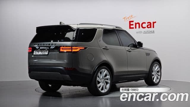 Land Rover Discovery 5 2