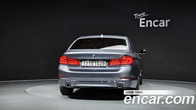 BMW 5 Series (G30) 3