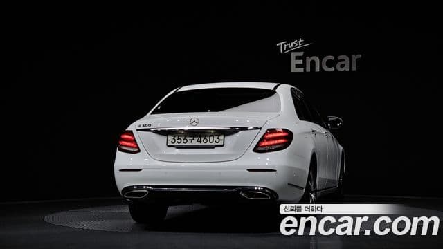 Mercedes-Benz E-Class W213 3