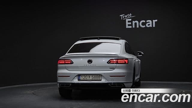 Volkswagen Arteon 4