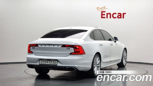 Volvo S90 2