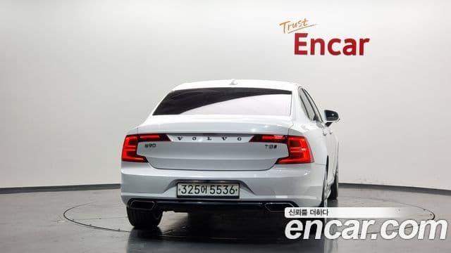 Volvo S90 4