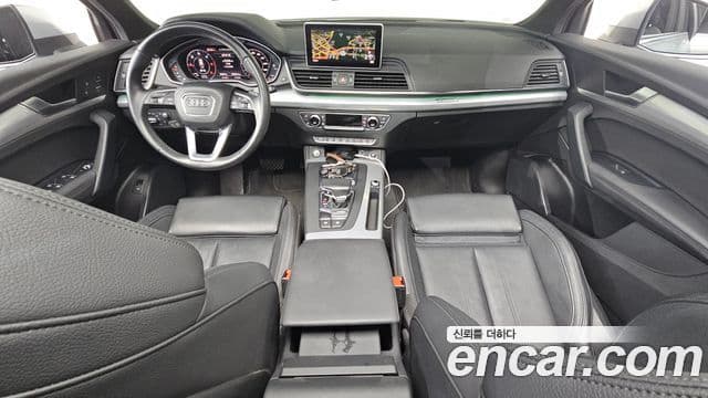 Audi Q5 (FY) 4