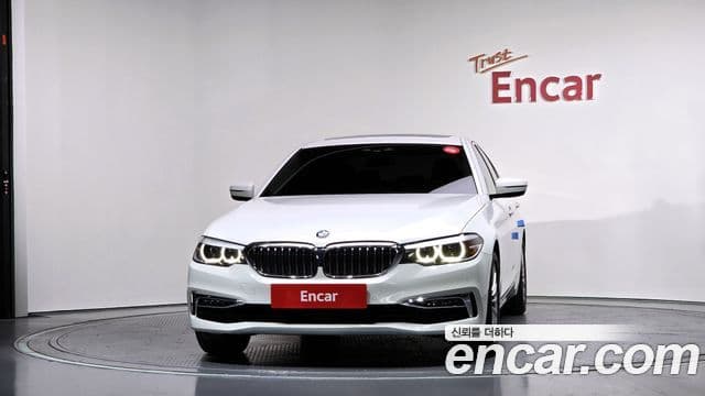 BMW 5 Series (G30) 3