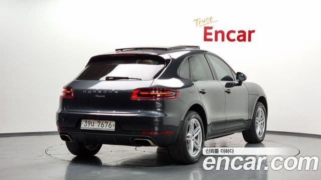 Porsche Macan 2