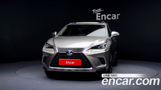 Lexus NX300h 3