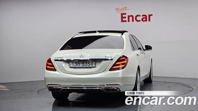 Mercedes-Benz S-Class W222 4