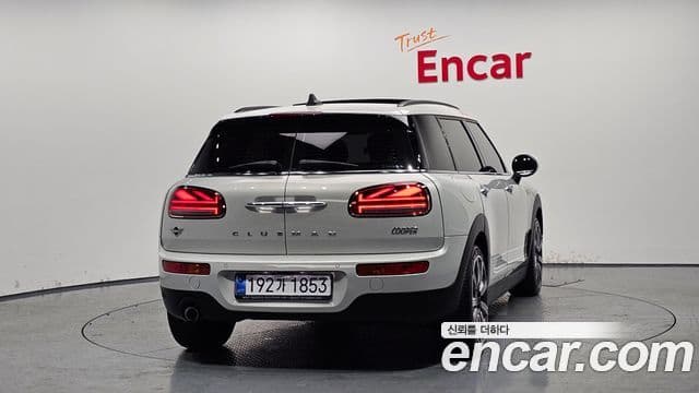 MINI Cooper Clubman 4