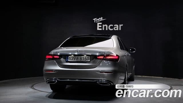 Mercedes-Benz E-Class W213 4