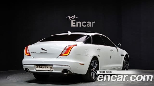 Jaguar All New XJ 2