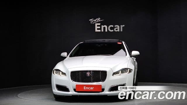 Jaguar All New XJ 3