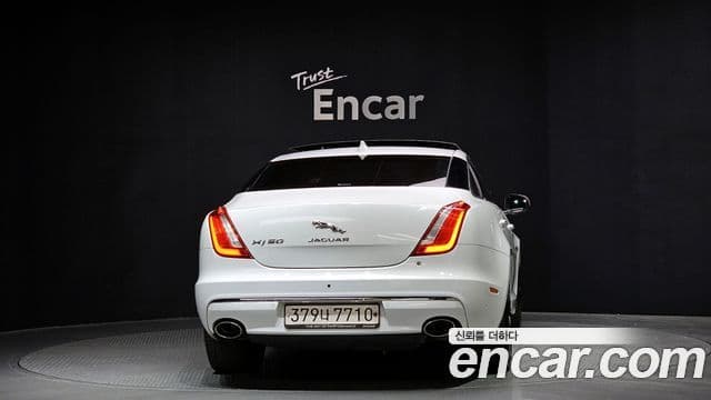 Jaguar All New XJ 4