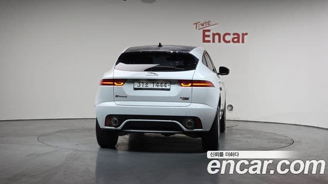 Jaguar E-PACE 3