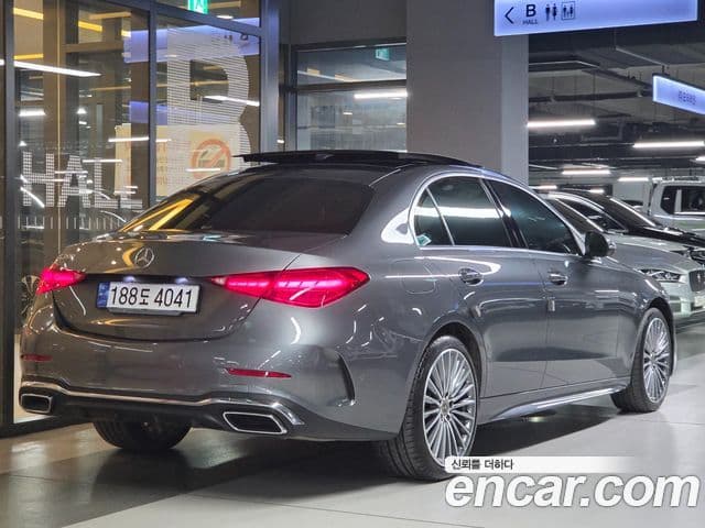Mercedes-Benz C-Class W206 2