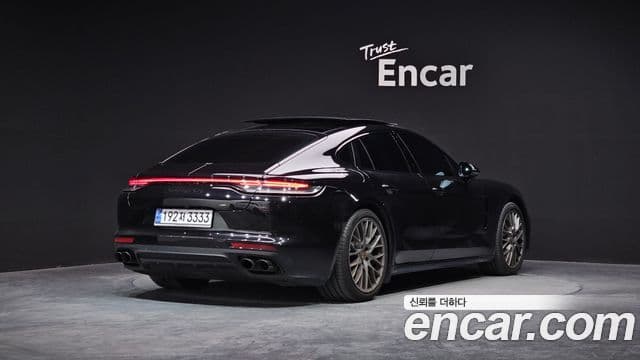 Porsche Panamera (971) 2
