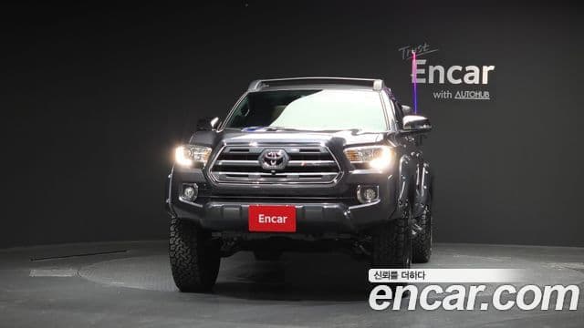 Toyota Tacoma 3