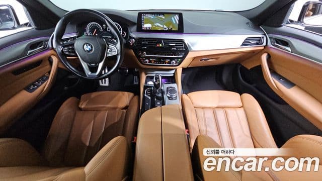 BMW 5 Series (G30) 4