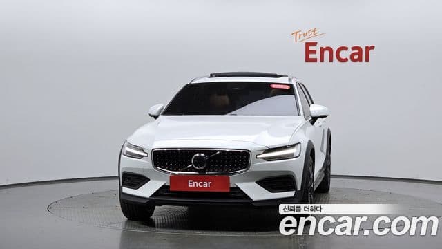 Volvo V60 Cross Country 2nd Gen 3