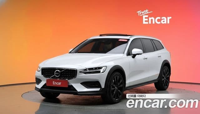 Volvo V60 Cross Country 2nd Gen 1