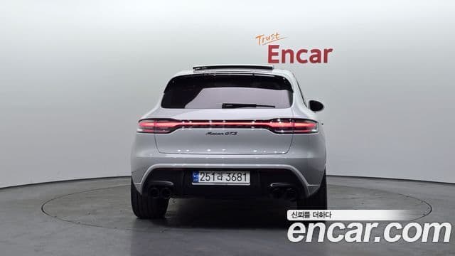 Porsche Macan 4