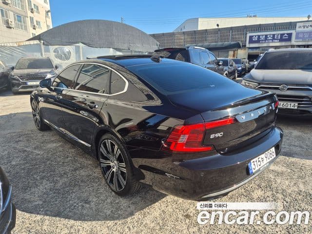 Volvo S90 4