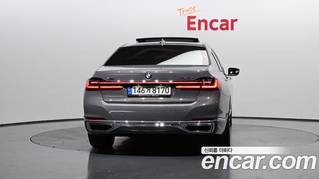 BMW 7 Series (G11) 4