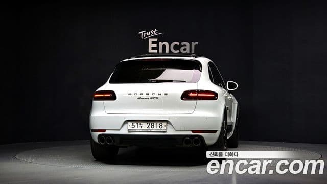 Porsche Macan 4
