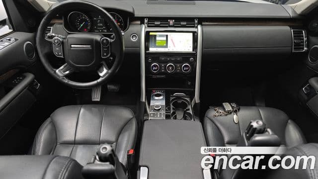 Land Rover Discovery 5 4