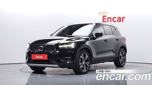 Volvo XC40 — 1