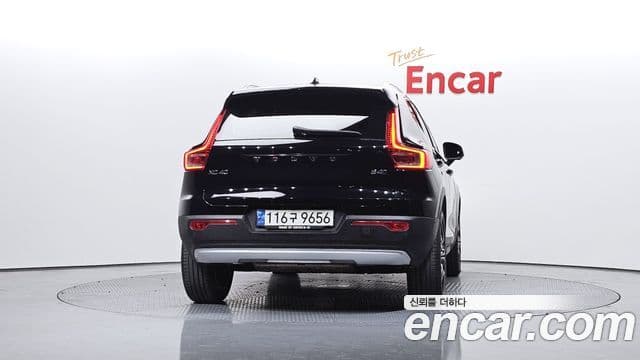 Volvo XC40 3