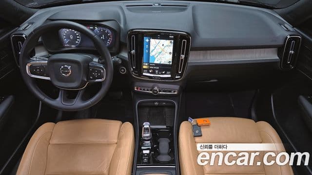Volvo XC40 4