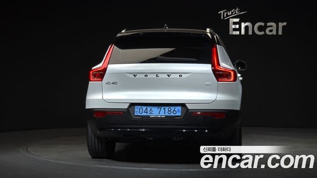 Volvo XC40 리차지 3