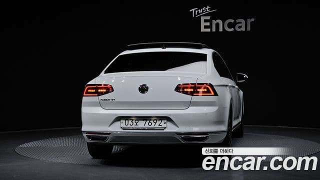 Volkswagen Passat GT (B8) 4