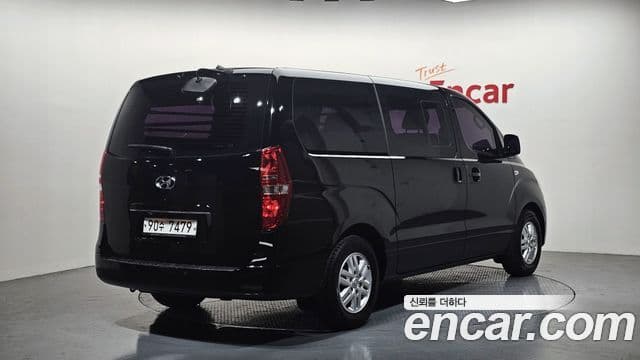 Hyundai Grand Starex 2